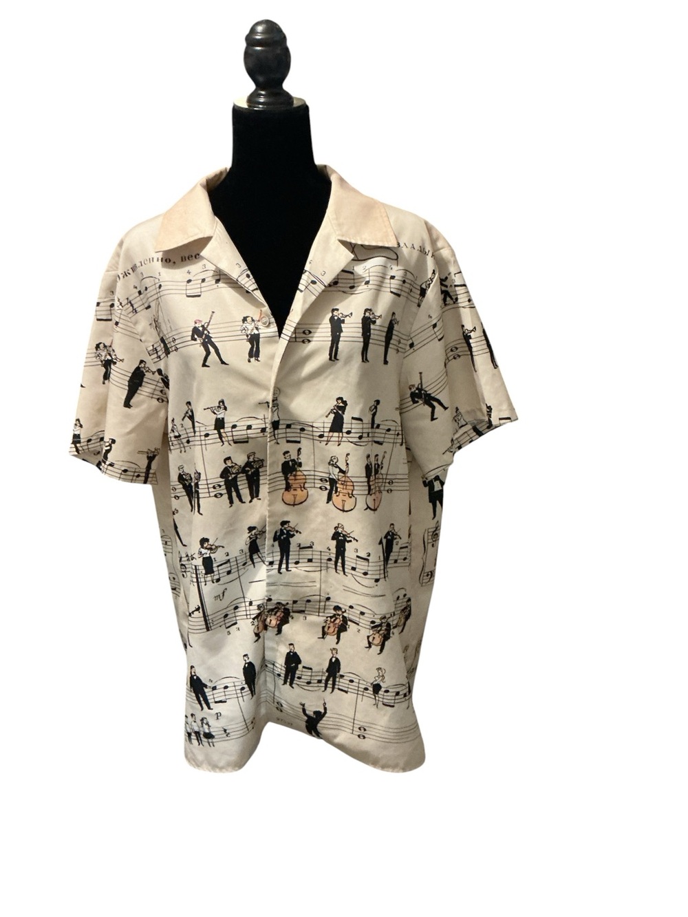 Men's Short-Sleeve Button-Down Shirt in Cream with Musical Print